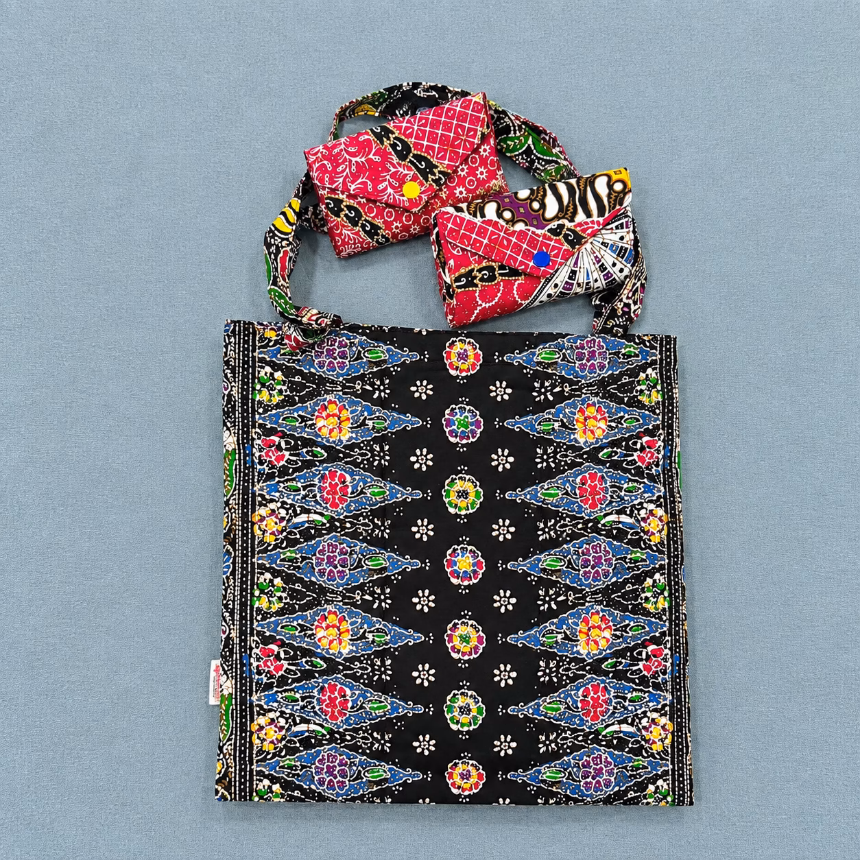 (PRE-ORDER) HANDMADE BATIK FOLDABLE RECYCLE BAG - Image 2